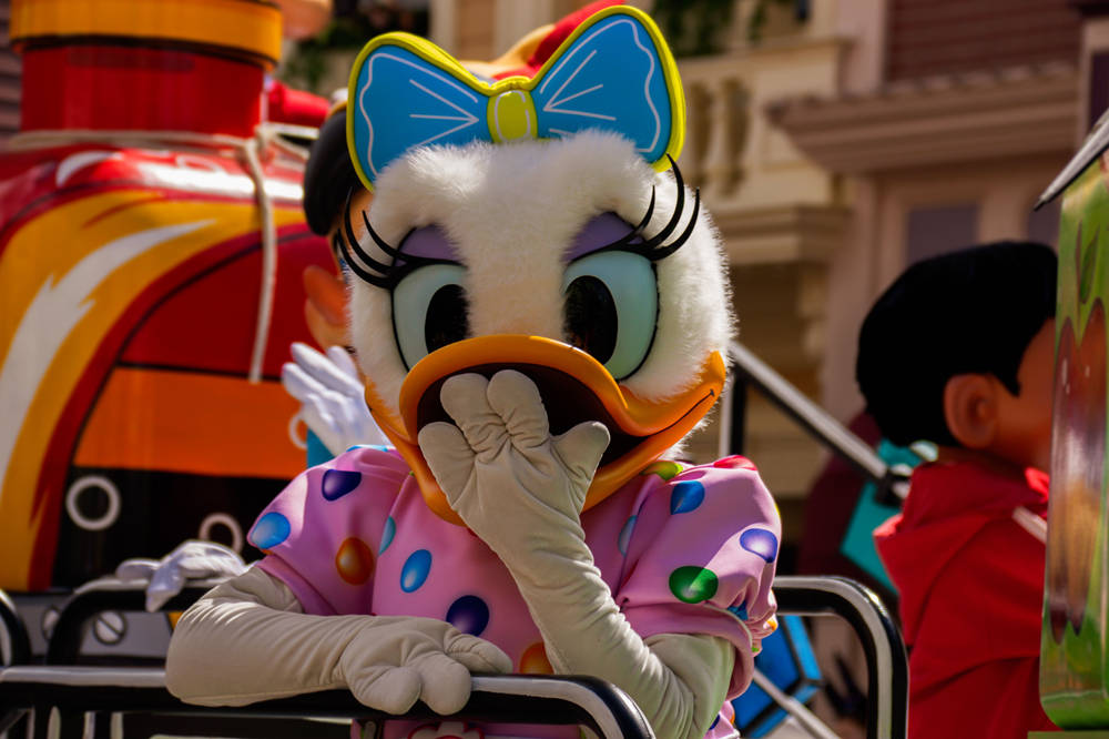 is disneyland open on thanksgiving