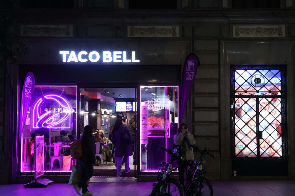 is taco bell open
