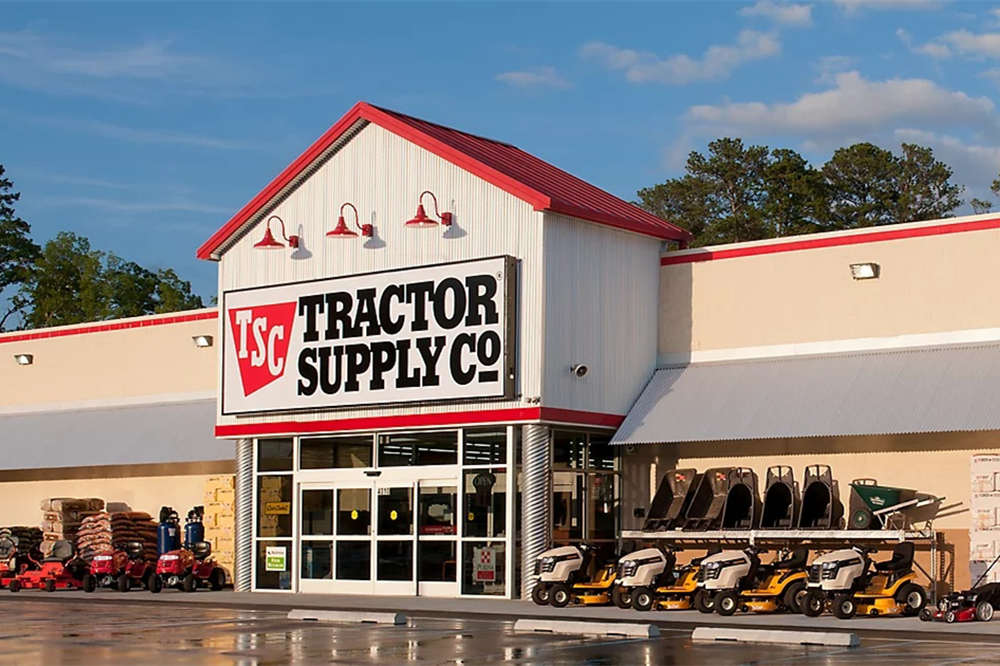 is tractor supply open today