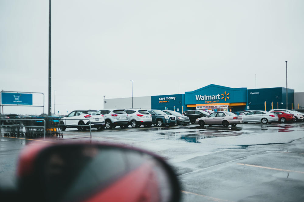 is walmart open on new year's day